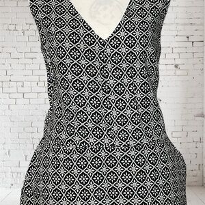 Gap’s V-Cut‎ Fit & Flare Sleeveless W/Side Zips Uniquely Cute and Stylish Used